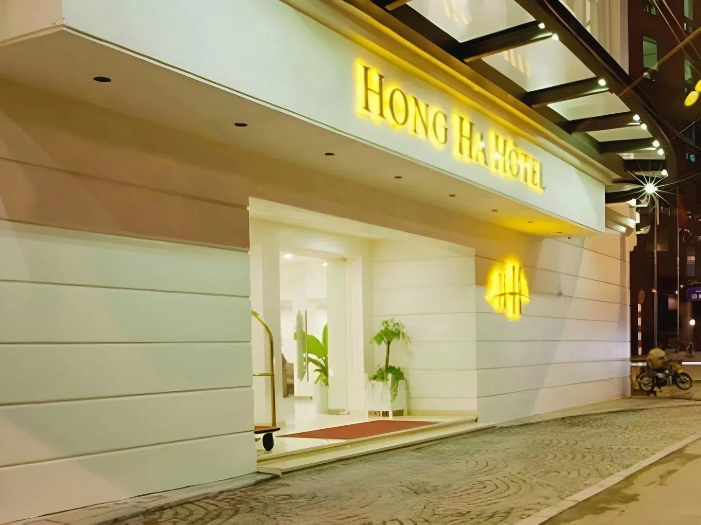 Hong Ha Hotel EXTERIOR