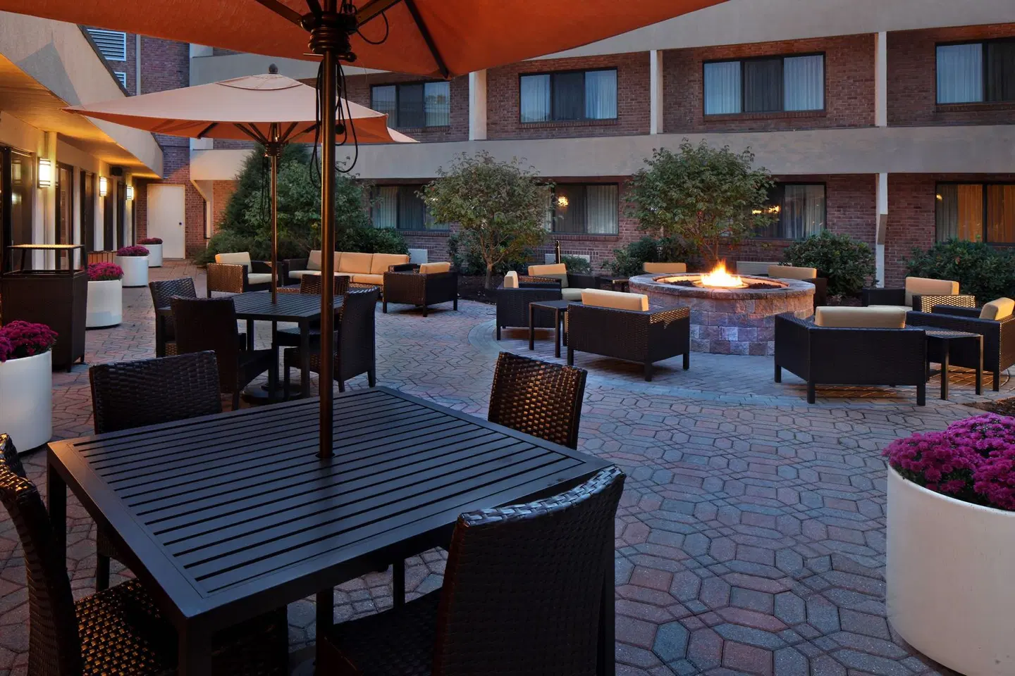 Courtyard by Marriott Hartford Cromwell Terrasse