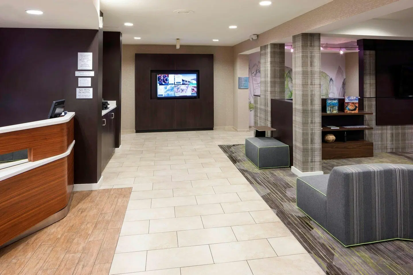 Courtyard by Marriott Pensacola LOUNGE_LOBBY