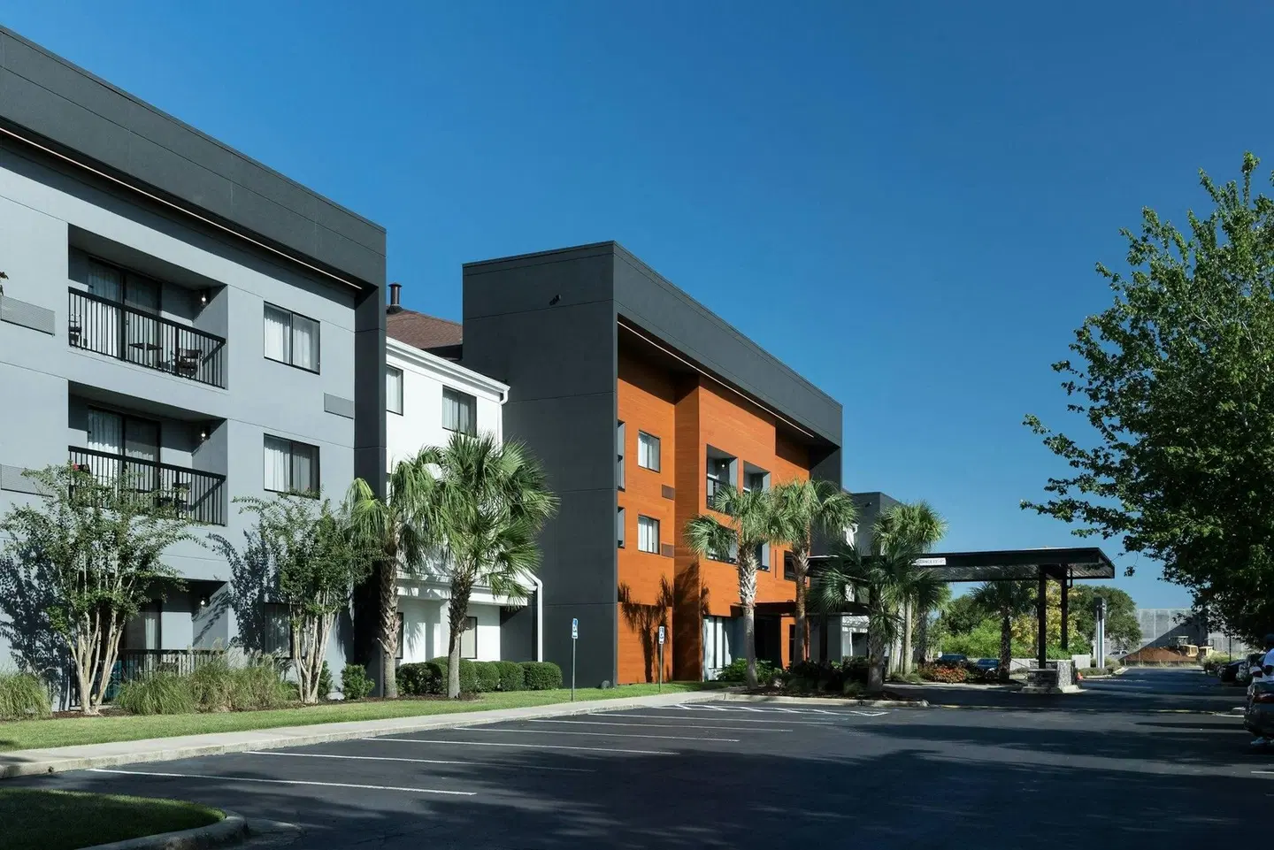 Courtyard by Marriott Pensacola EXTERIOR