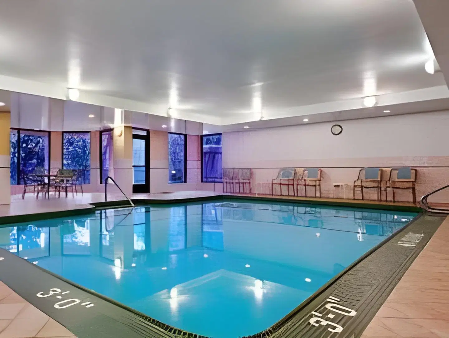 Courtyard by Marriott Grand Rapids Airport Hallenbad