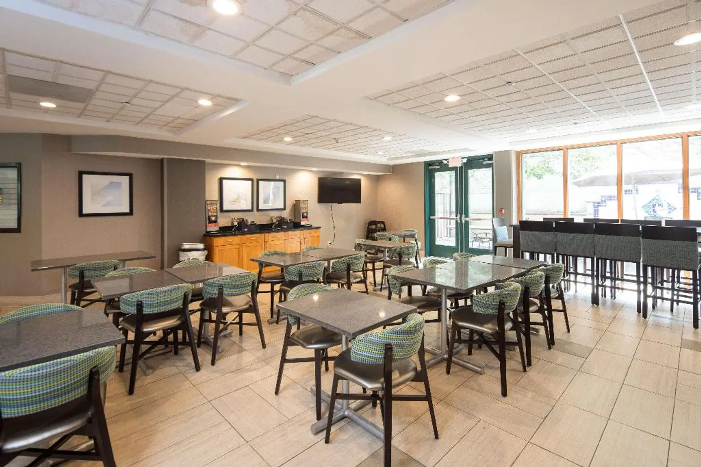 Best Western Plus Coyote Point Inn Restaurant