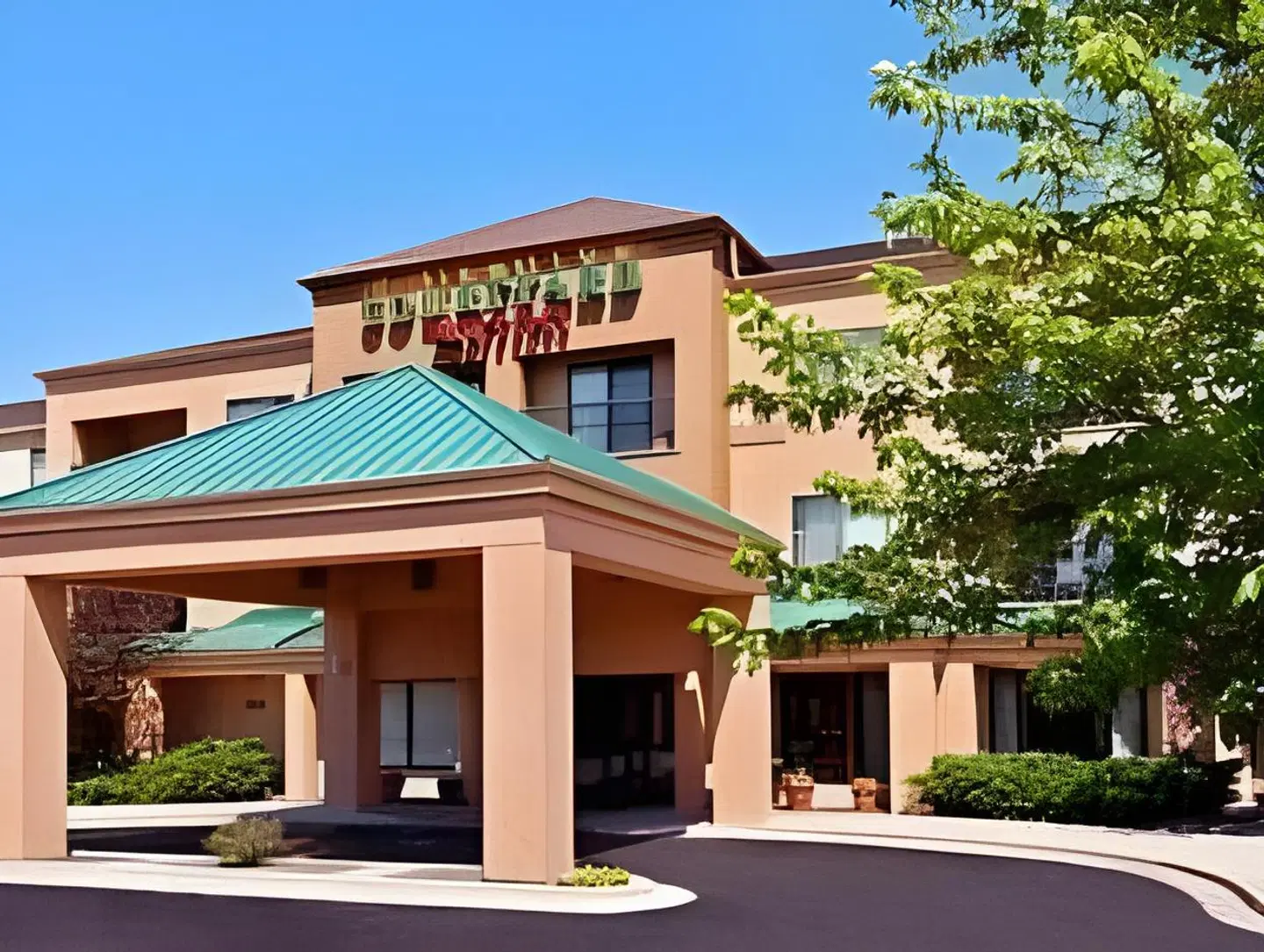 Courtyard by Marriott Grand Rapids Airport EXTERIOR