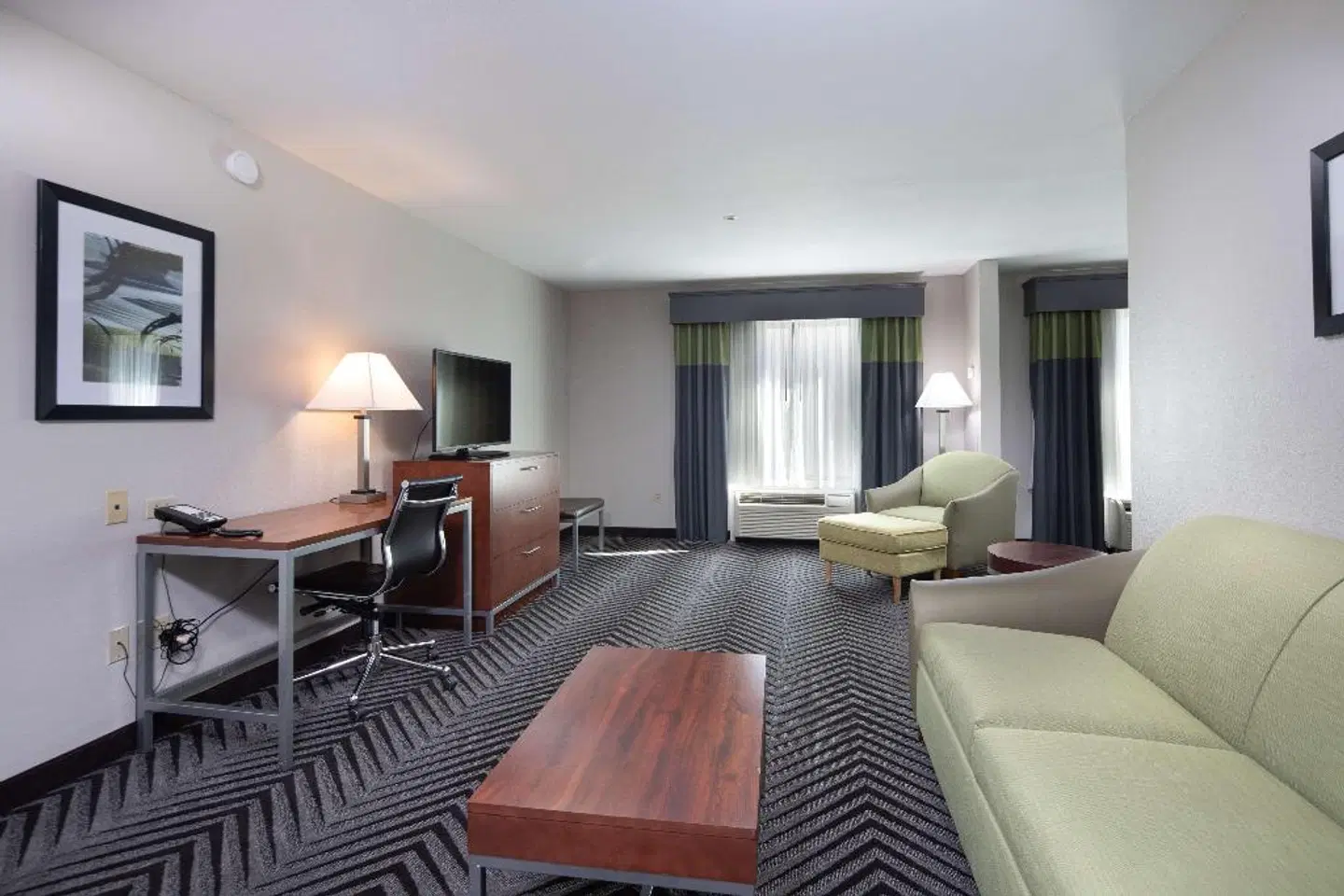 Best Western Plus Coyote Point Inn ROOM_EXAMPLE