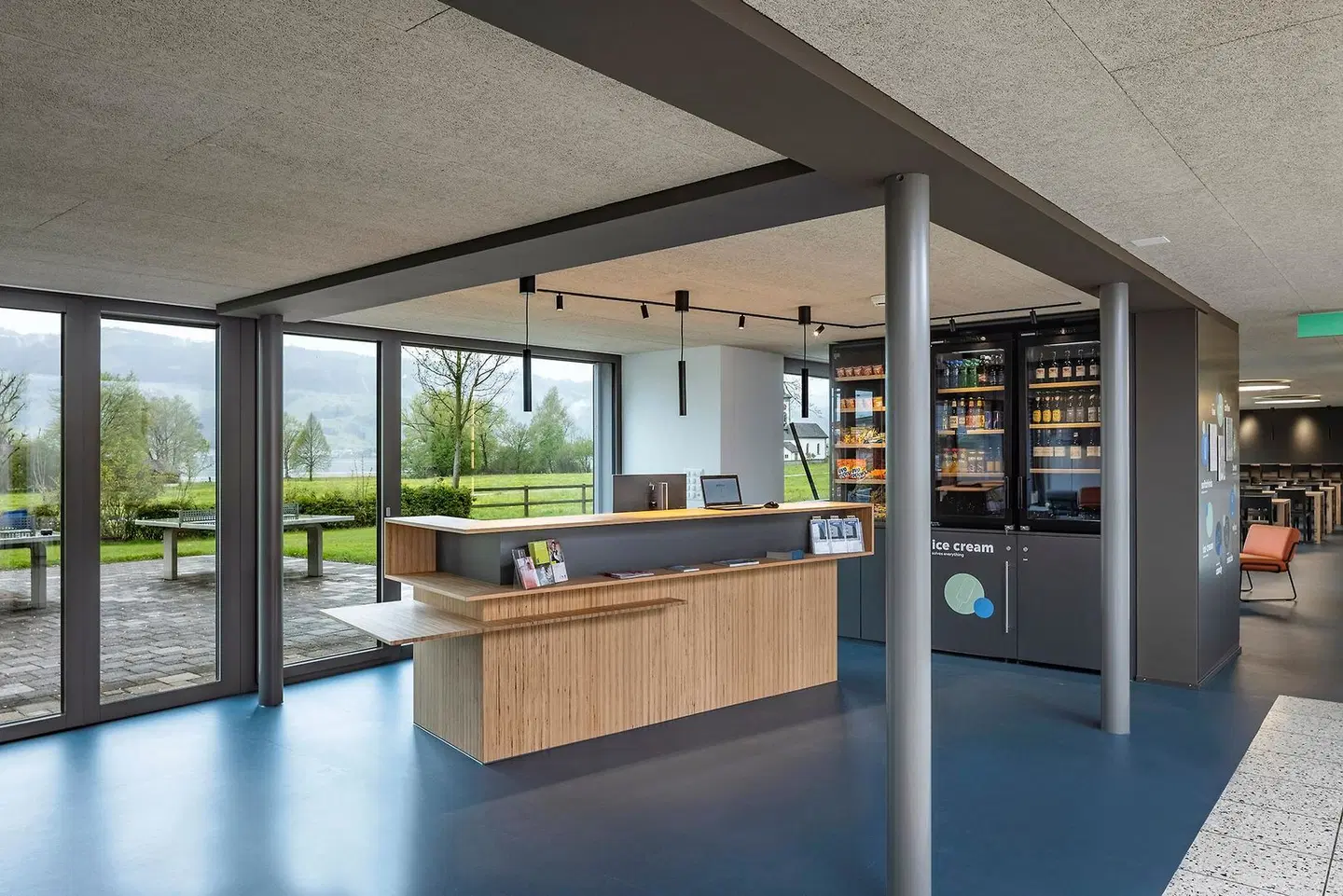 Busskirch Rapperswil-Jona Hallenbad