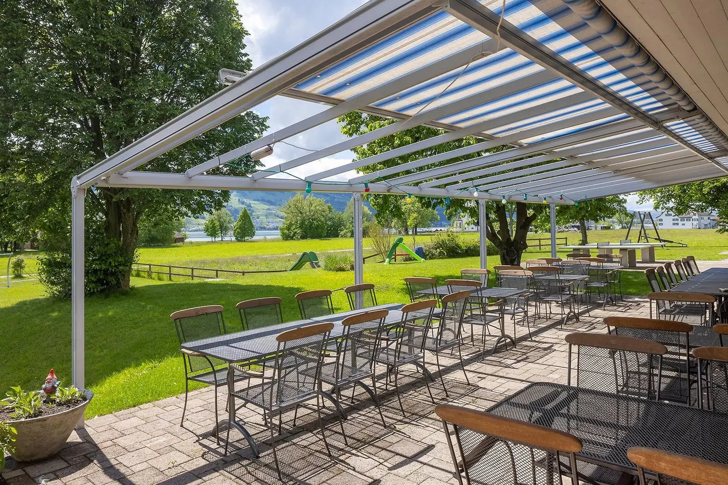 Busskirch Rapperswil-Jona Terrasse