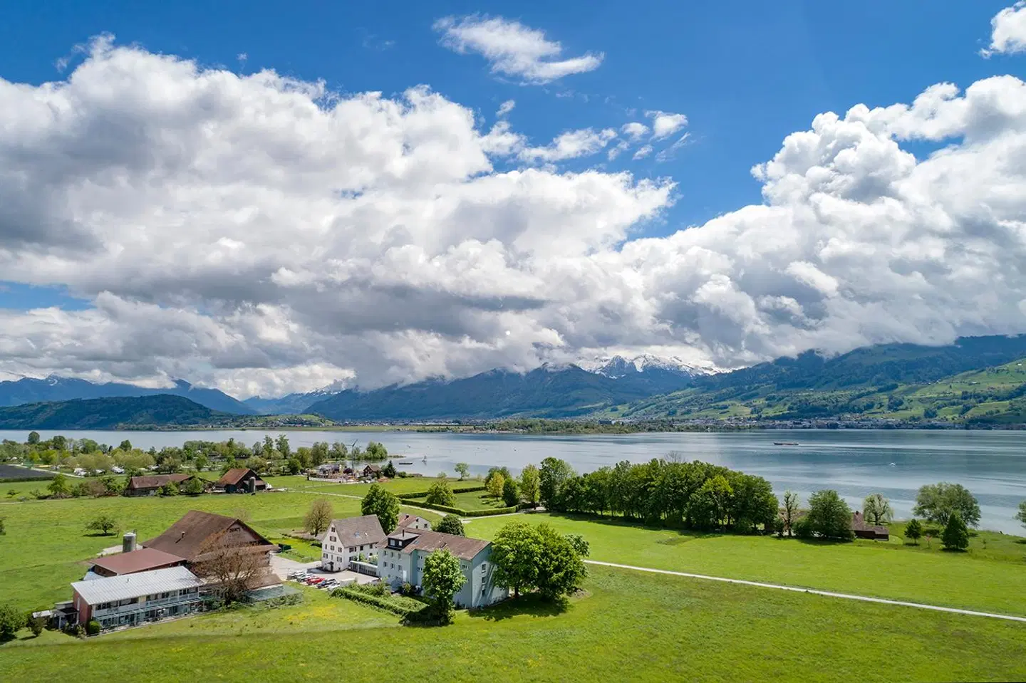Busskirch Rapperswil-Jona LANDSCAPE
