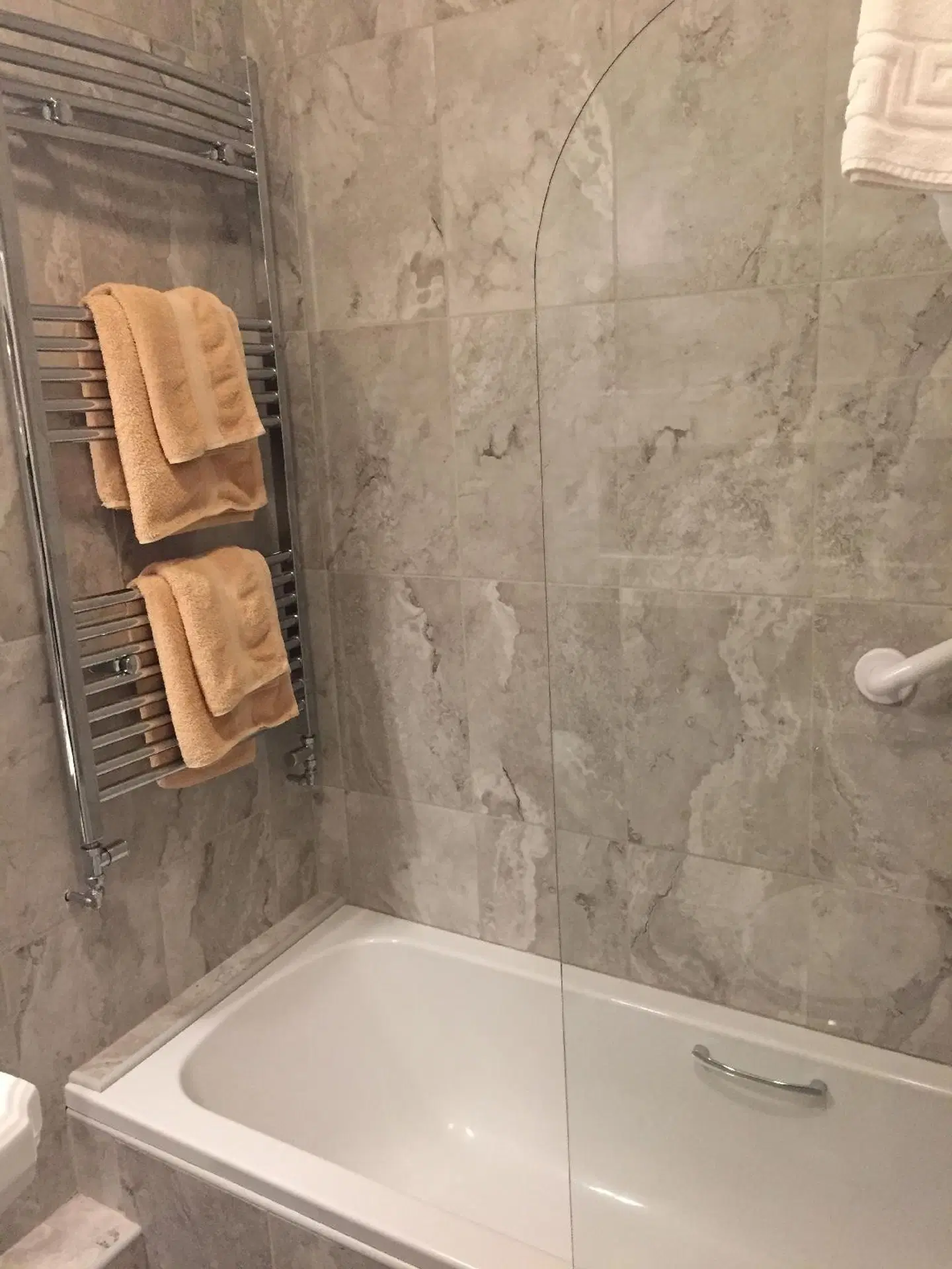 Faythe Guesthouse Badezimmer