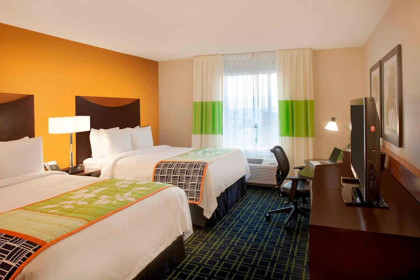 Fairfield Inn & Suites by Marriott Toronto Mississauga ROOM_EXAMPLE