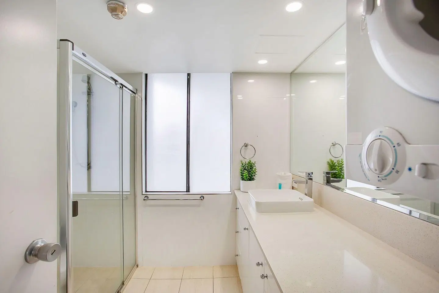 Broadbeach Pacific Resort Badezimmer