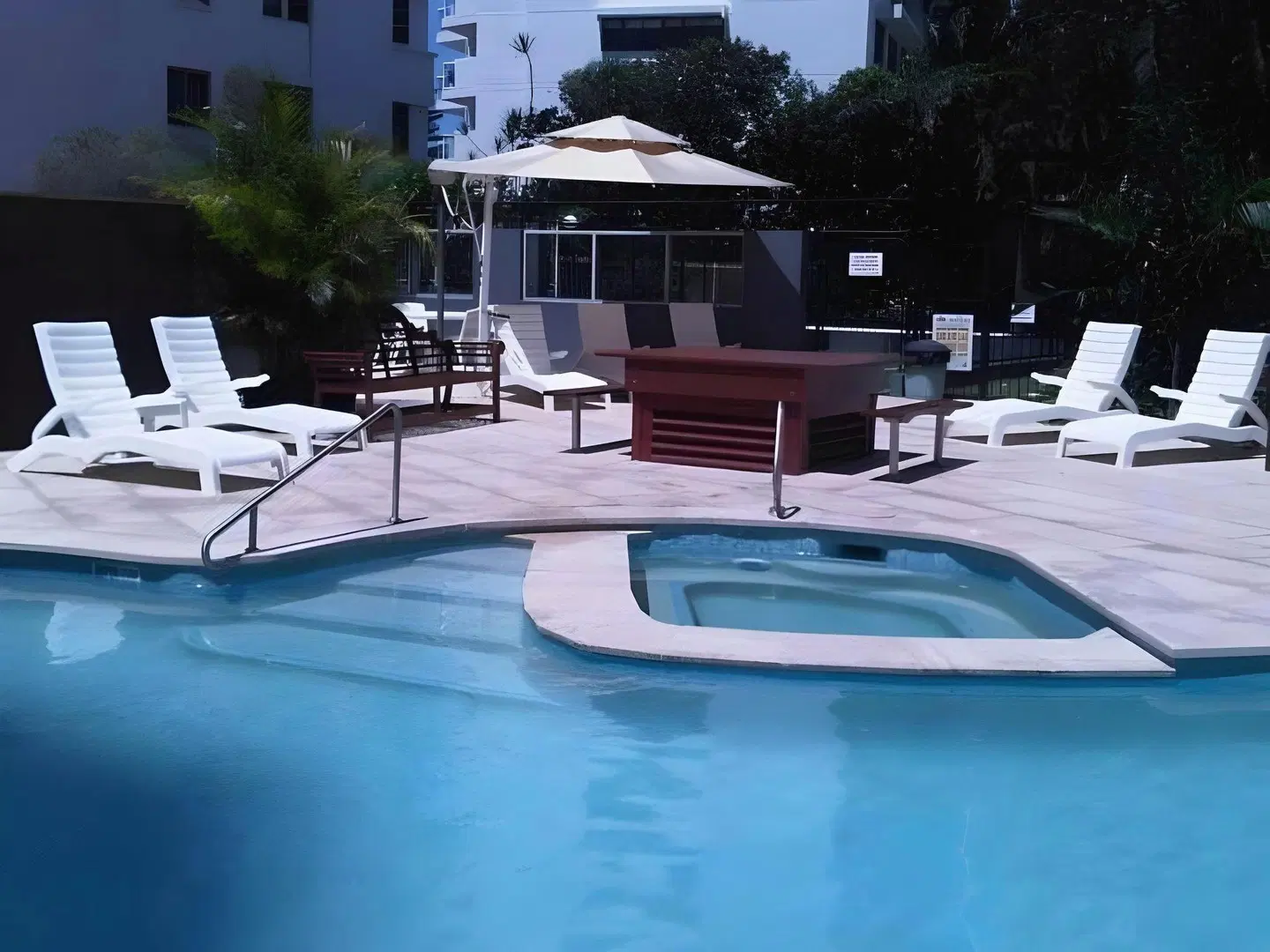 Broadbeach Pacific Resort OUTDOOR_POOL