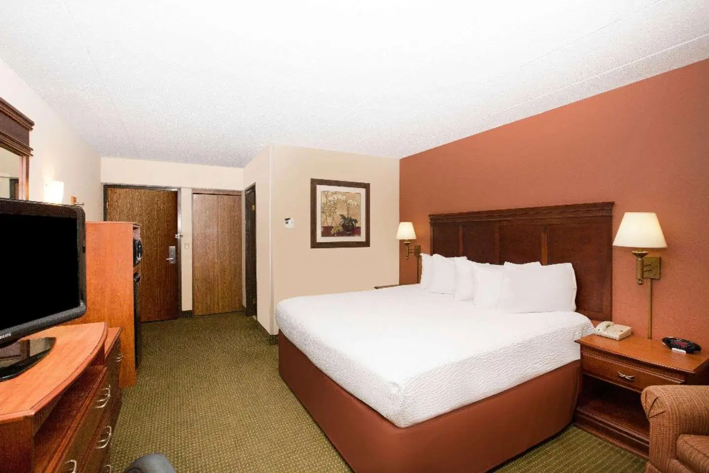 AmericInn by Wyndham Omaha ROOM_EXAMPLE