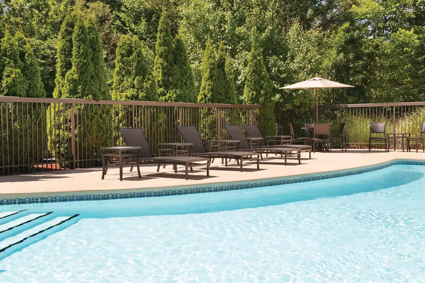 Holiday Inn Express Hartford South - Rocky Hill by IHG OUTDOOR_POOL