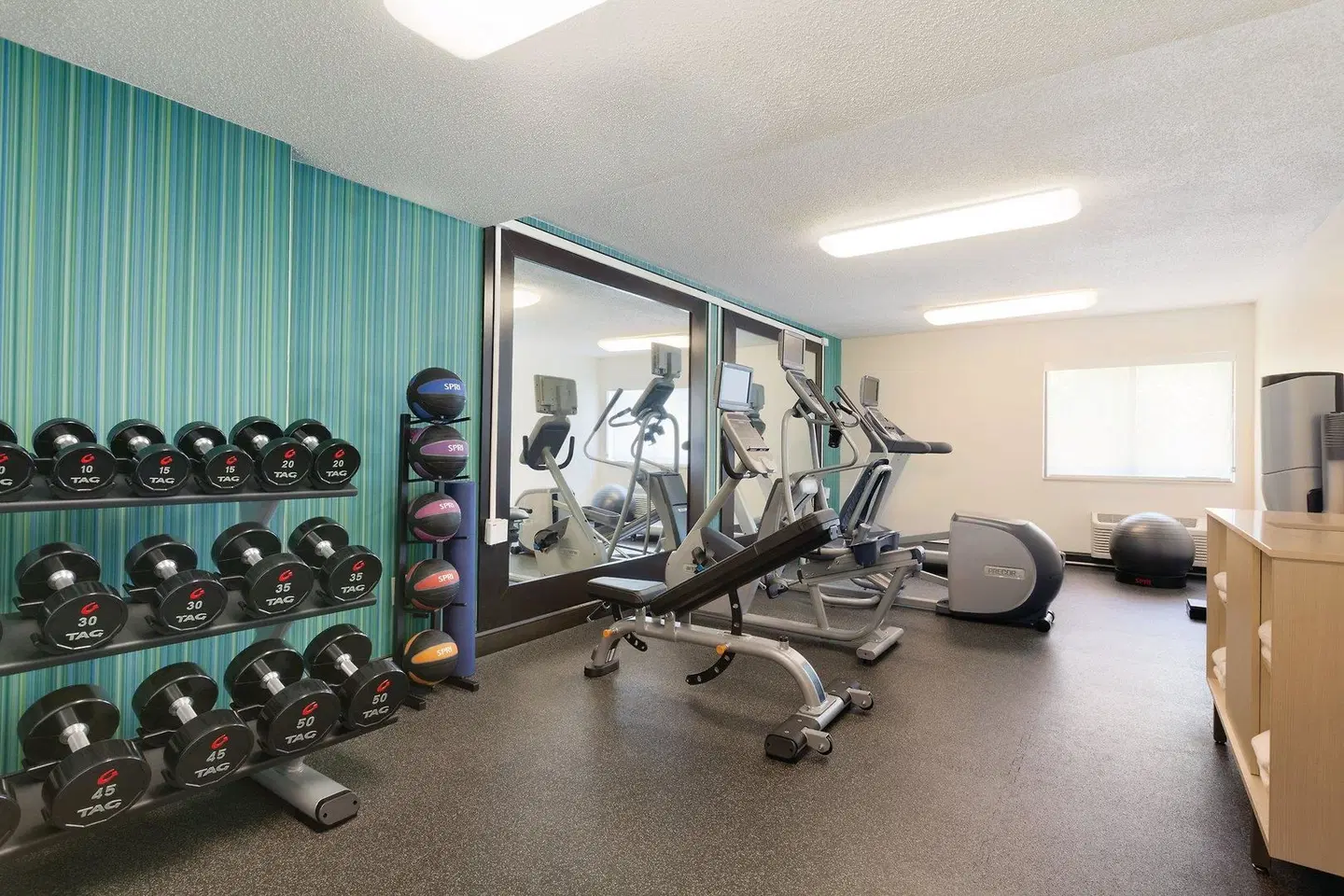 Holiday Inn Express Hartford South - Rocky Hill by IHG SPORTS_AND_LEISURE