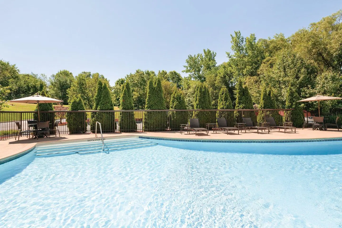 Holiday Inn Express Hartford South - Rocky Hill by IHG OUTDOOR_POOL