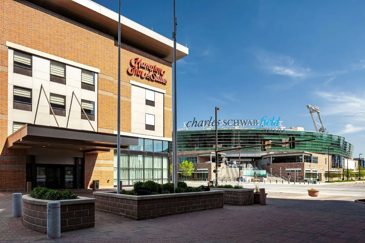 Hilton Garden Inn Omaha Downtown/Old Market Area EXTERIOR