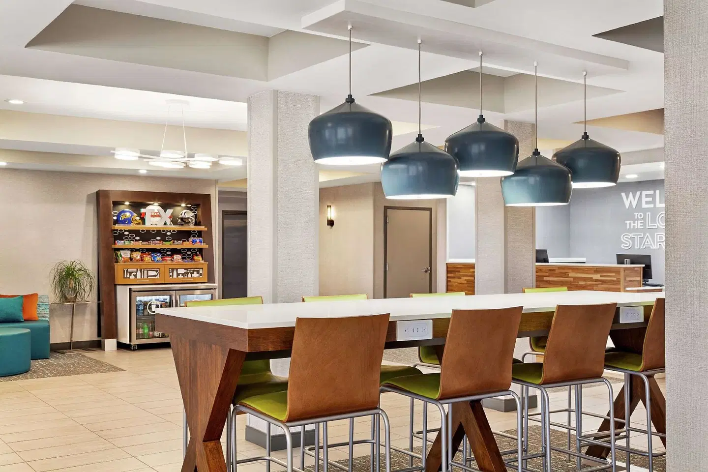 Hampton Inn Paris Bar