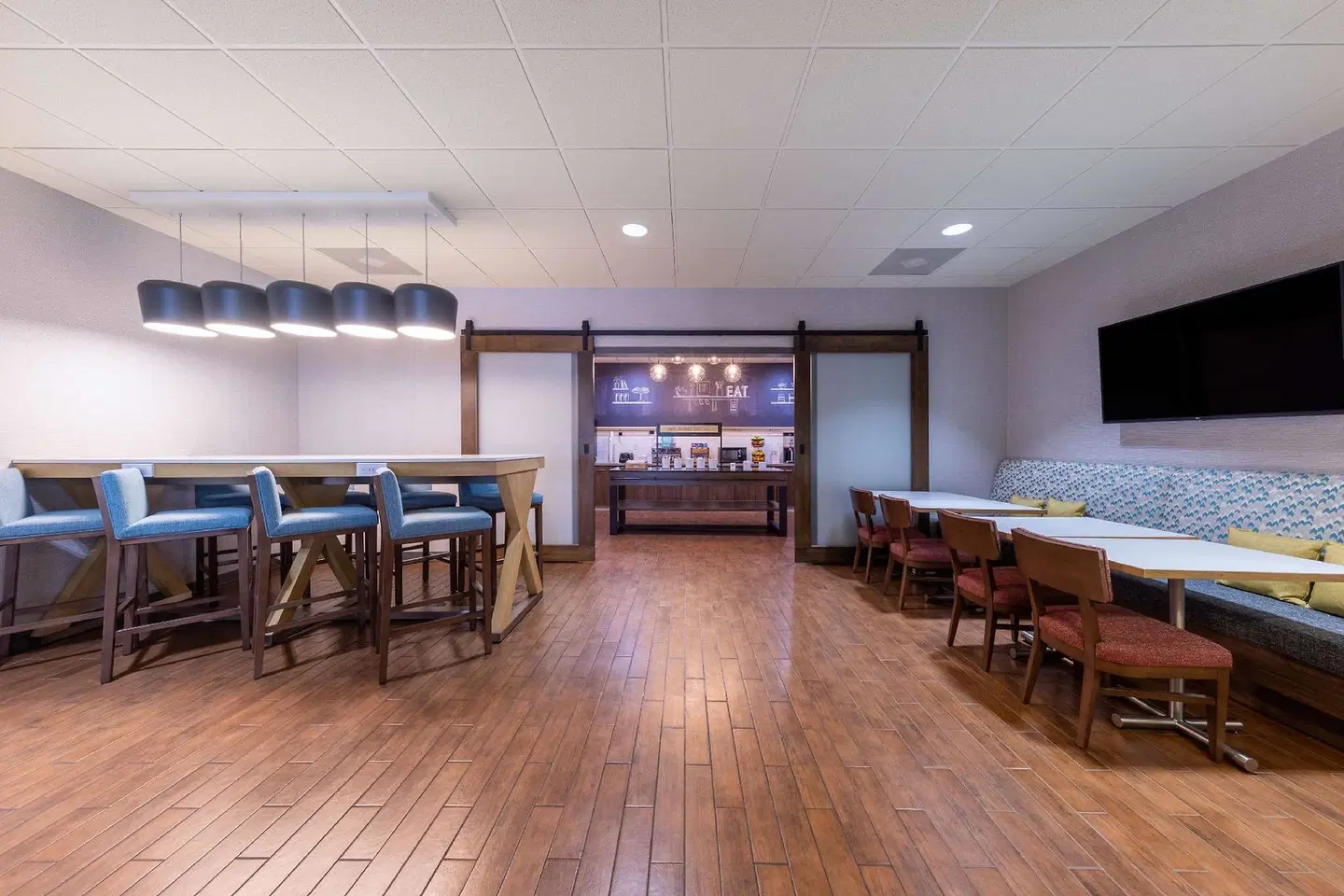 Hampton Inn St. Robert/Ft. Leonard Wood Bar