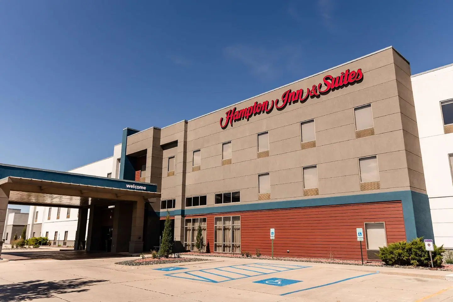 Hampton Inn & Suites Scottsbluff-Conference Center EXTERIOR