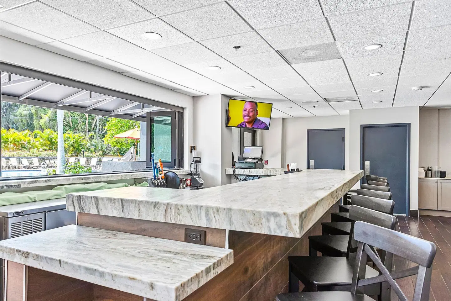 Holiday Inn St. Petersburg West by IHG LOUNGE_LOBBY
