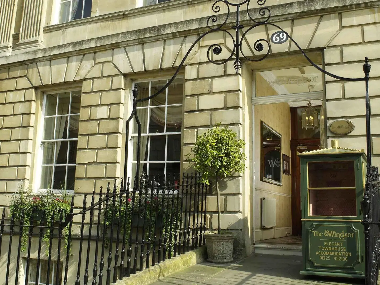 The Windsor Guest House EXTERIOR