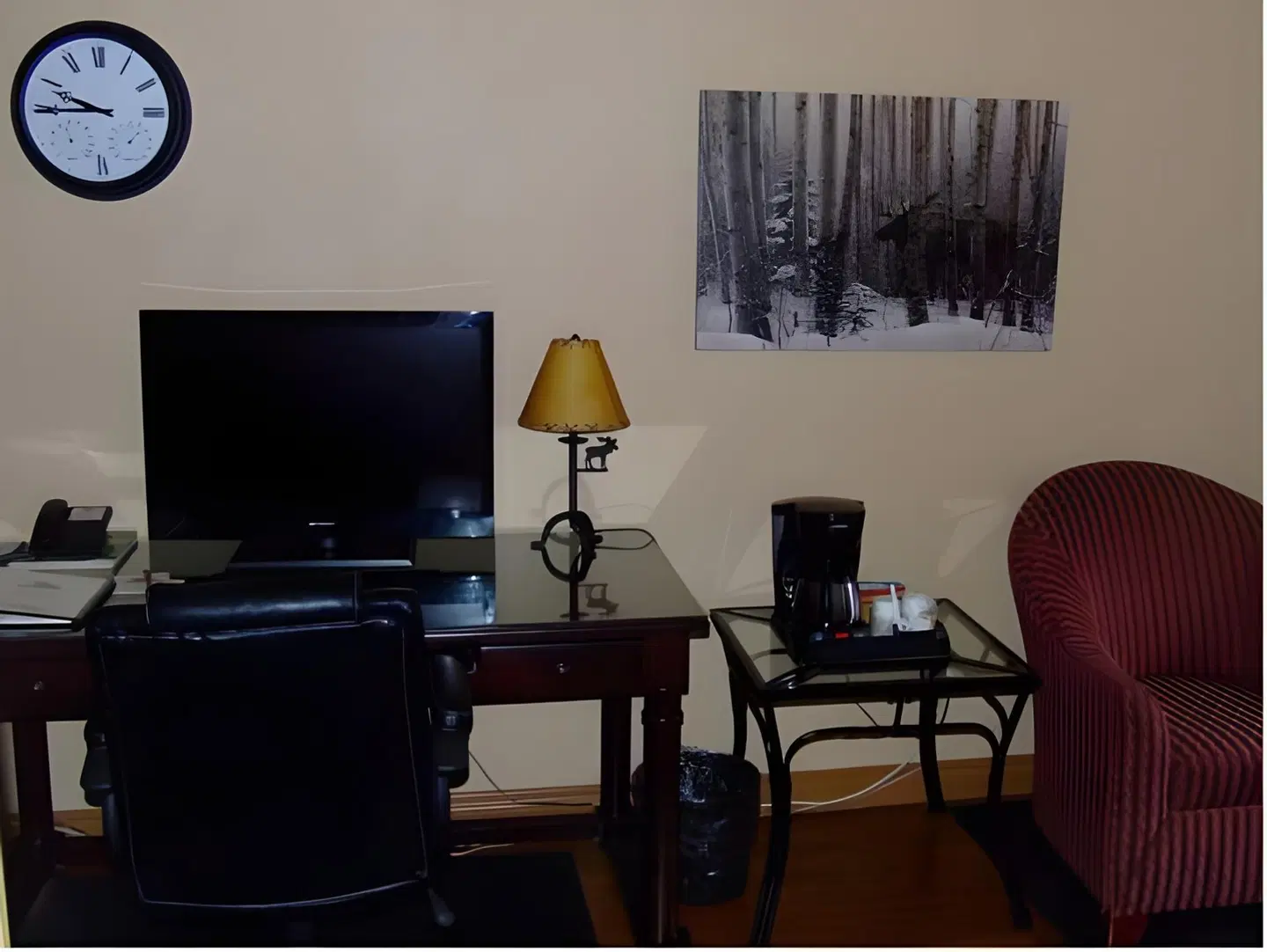 The Yukon Inn ROOM_EXAMPLE