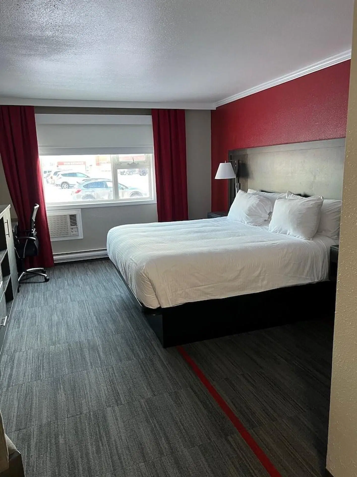 The Yukon Inn ROOM_EXAMPLE