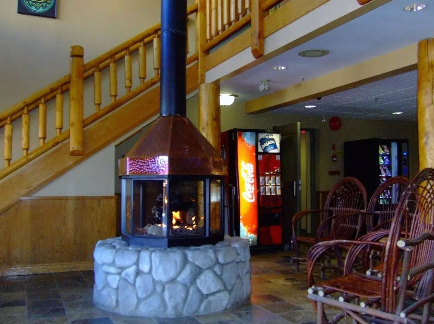The Yukon Inn LOUNGE_LOBBY