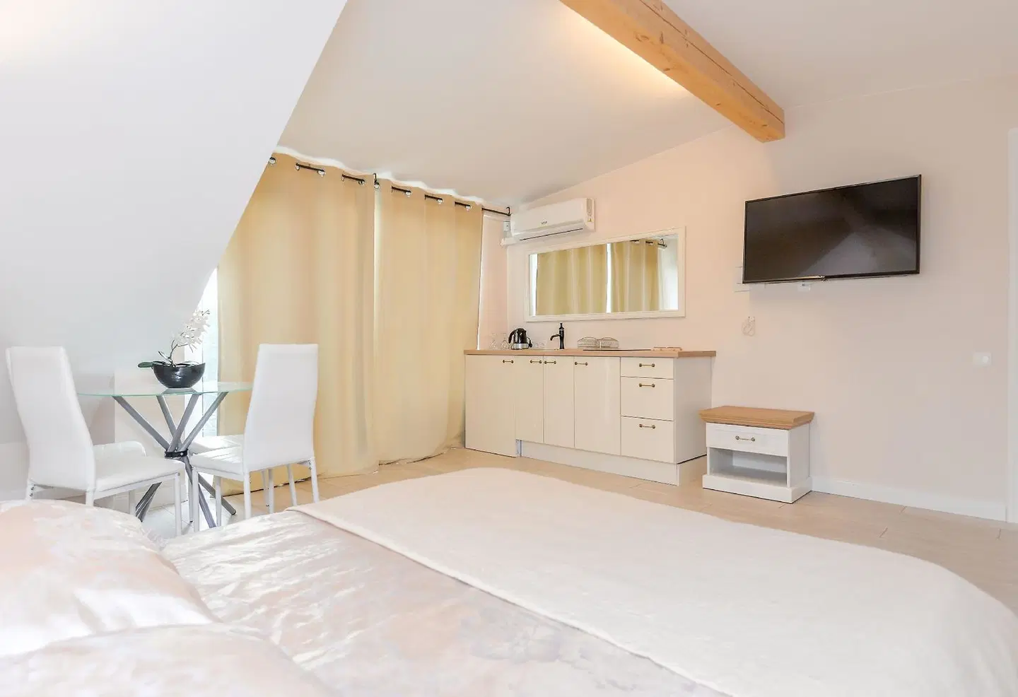 Seaside Apartments HEALTH_BEAUTY