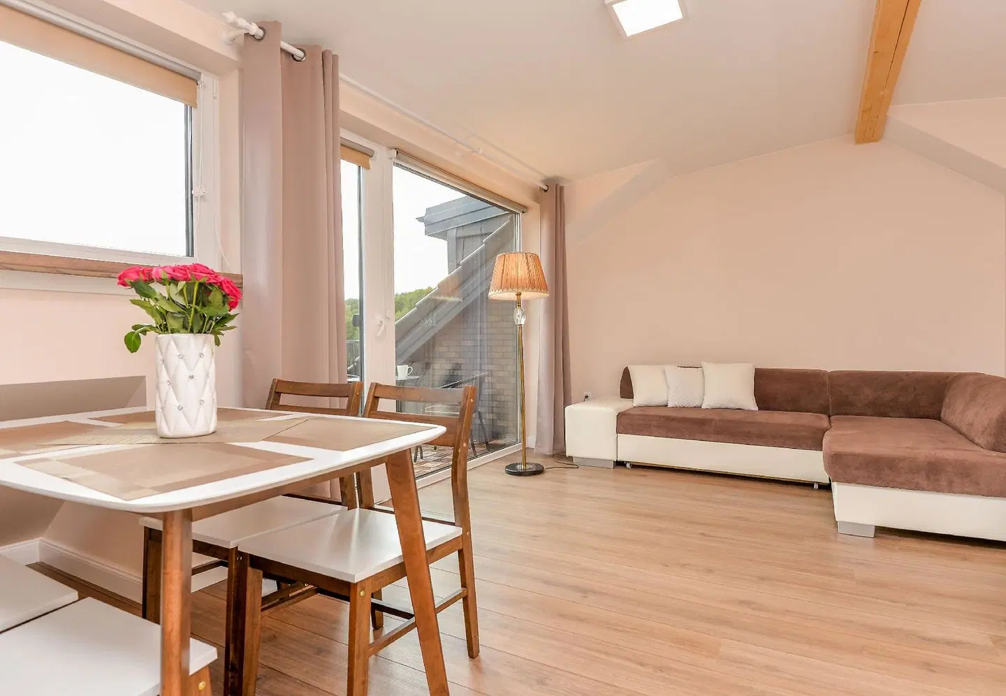 Seaside Apartments ROOM_EXAMPLE