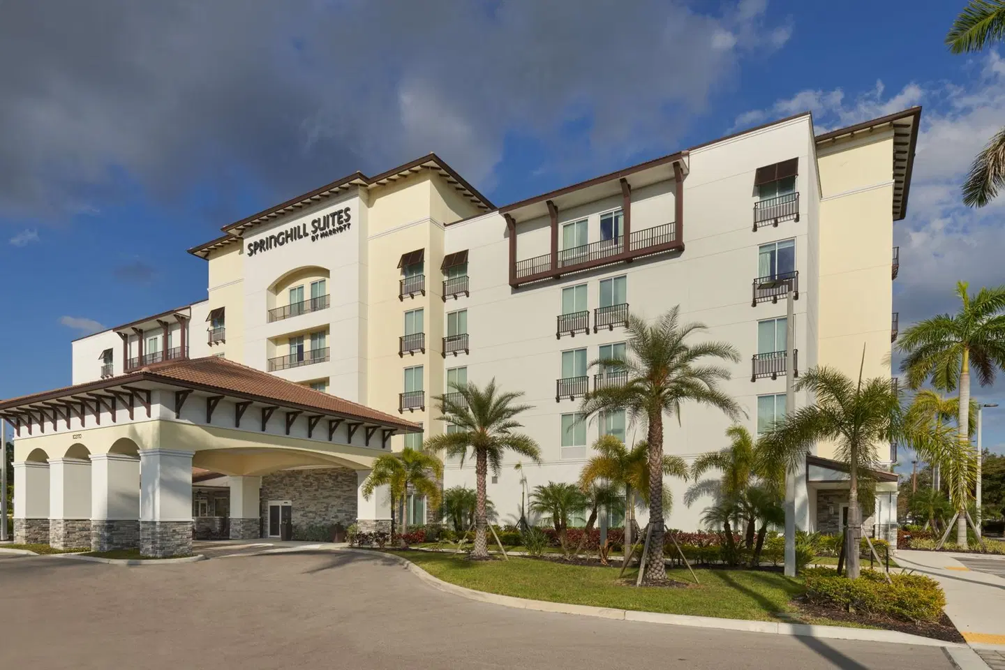 SpringHill Suites by Marriott Fort Myers Estero EXTERIOR