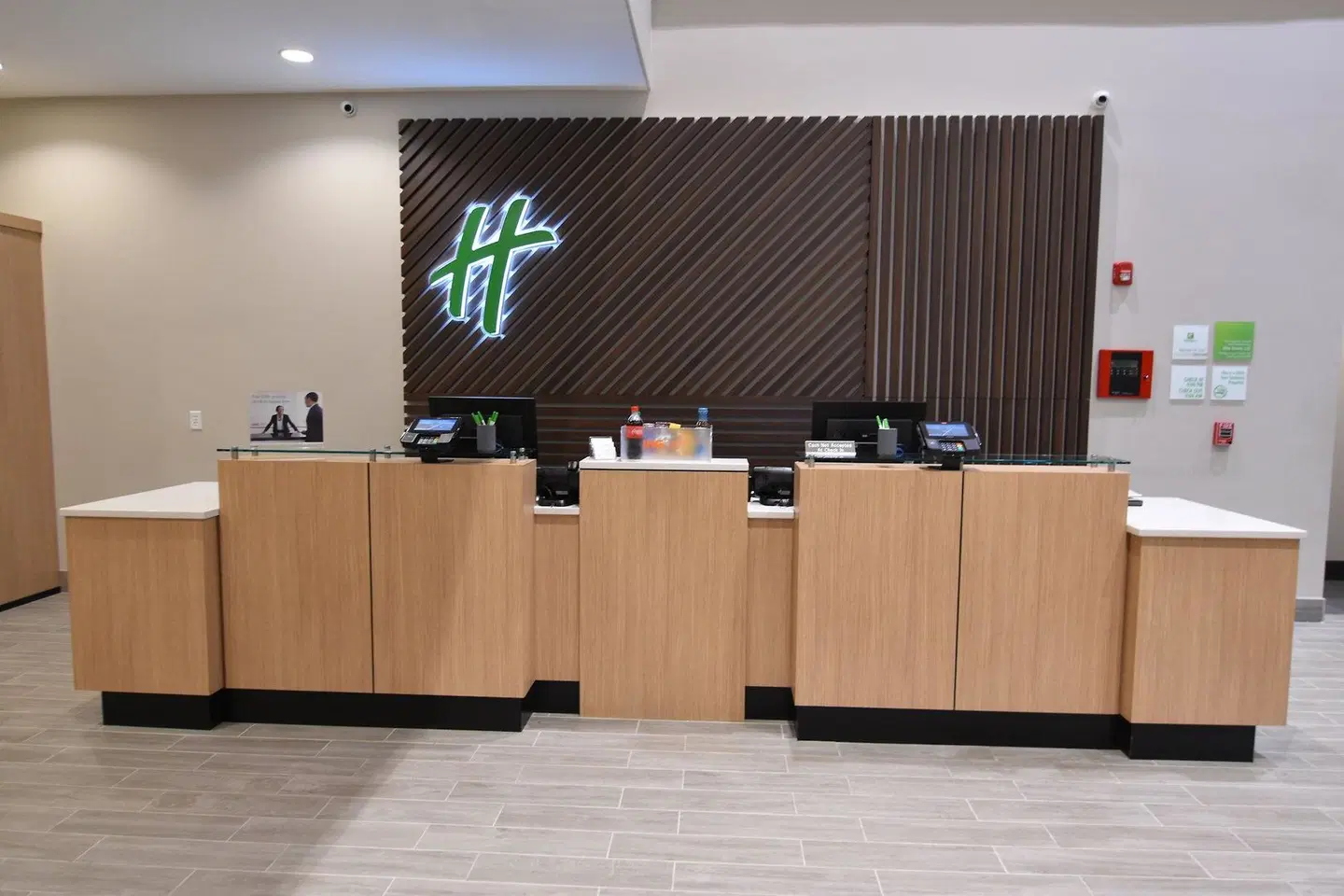 Holiday Inn Kansas City - Northeast by IHG LOUNGE_LOBBY