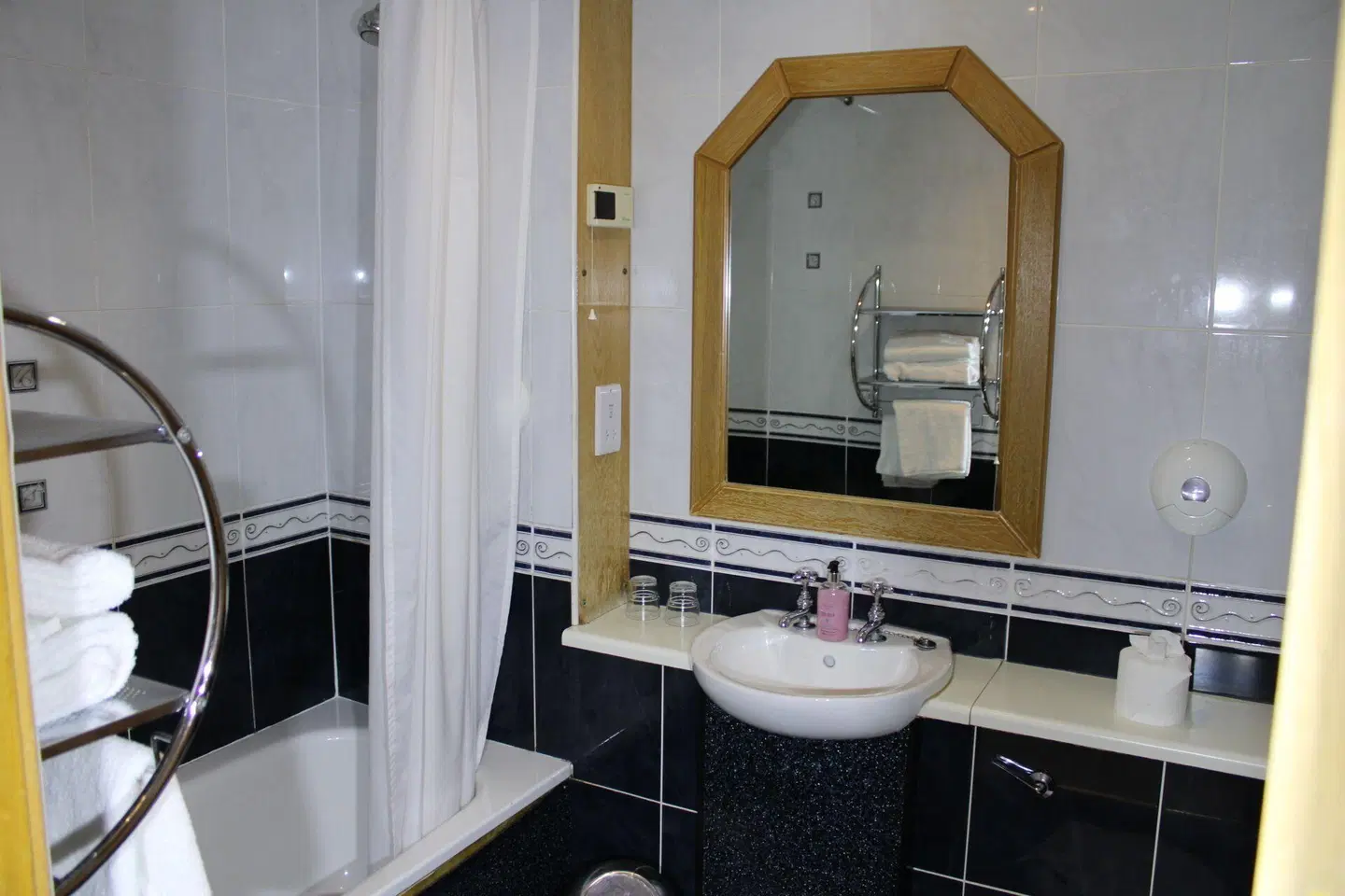 Bessemer Hotel Badezimmer