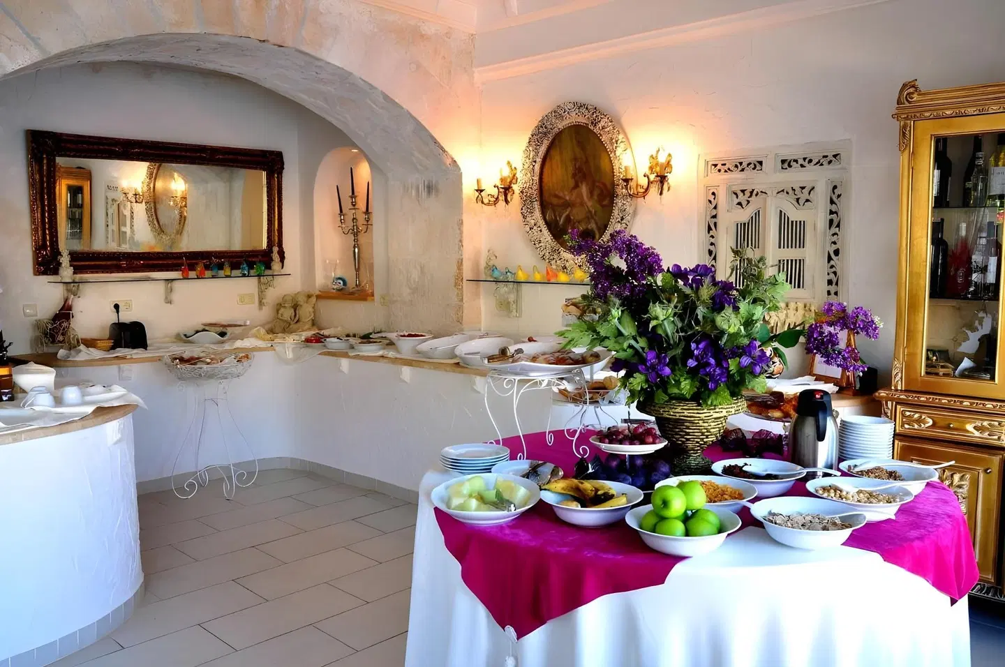 Lukka Exclusive Hotel Restaurant