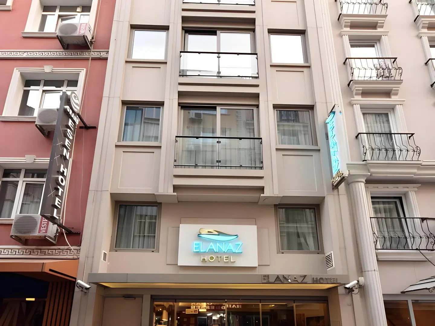 Elanaz Hotel EXTERIOR