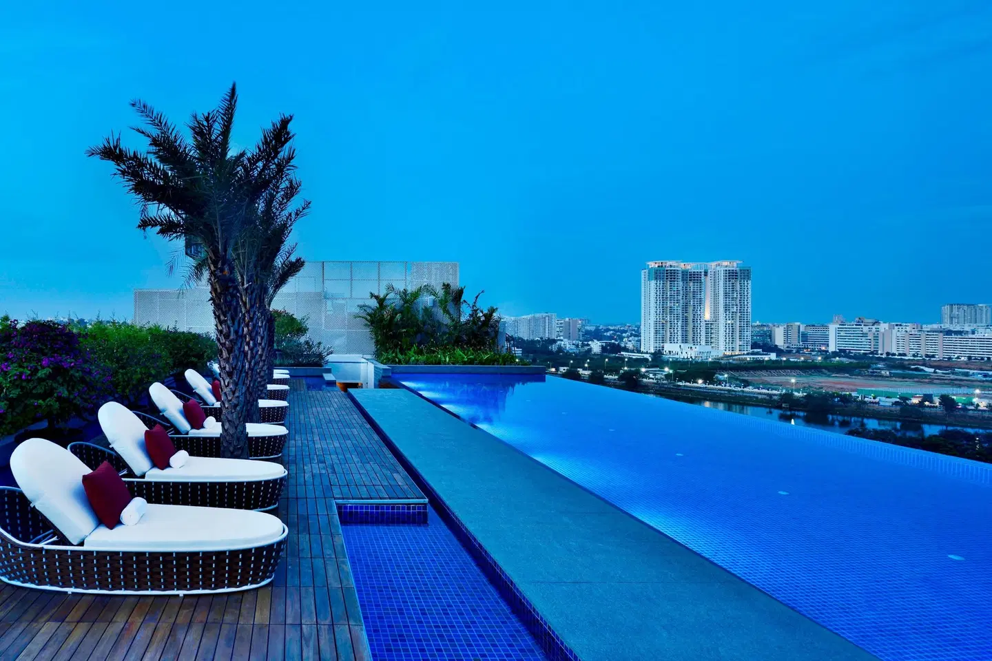 Courtyard by Marriott Bengaluru Hebbal Terrasse