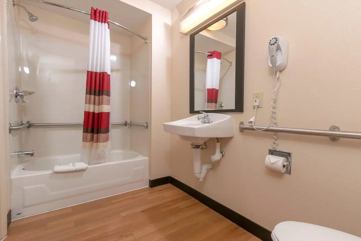 Red Roof Inn Washington PA Badezimmer