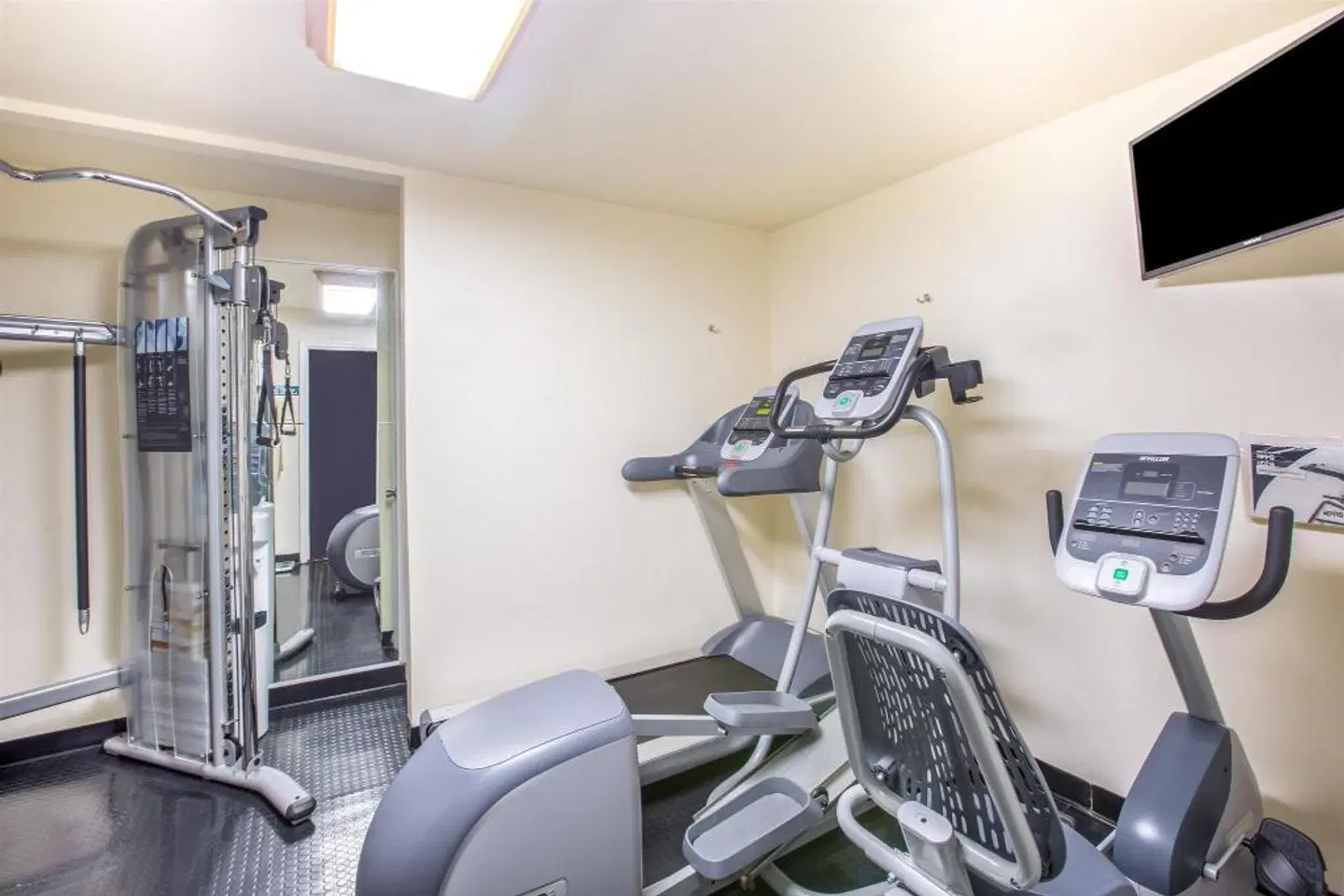 Days Inn by Wyndham Maui Oceanfront SPORTS_AND_LEISURE