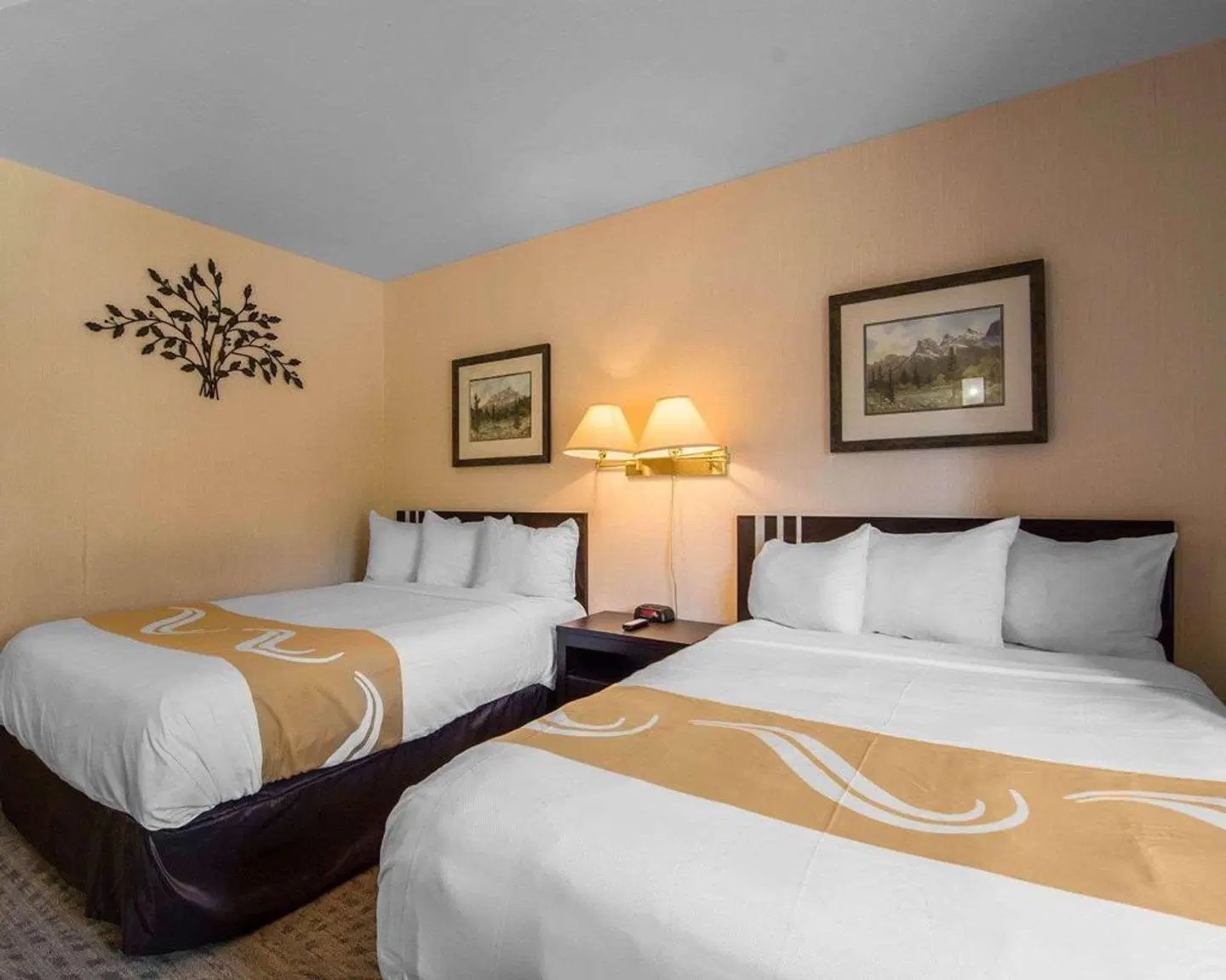 Quality Resort Chateau Canmore ROOM_EXAMPLE
