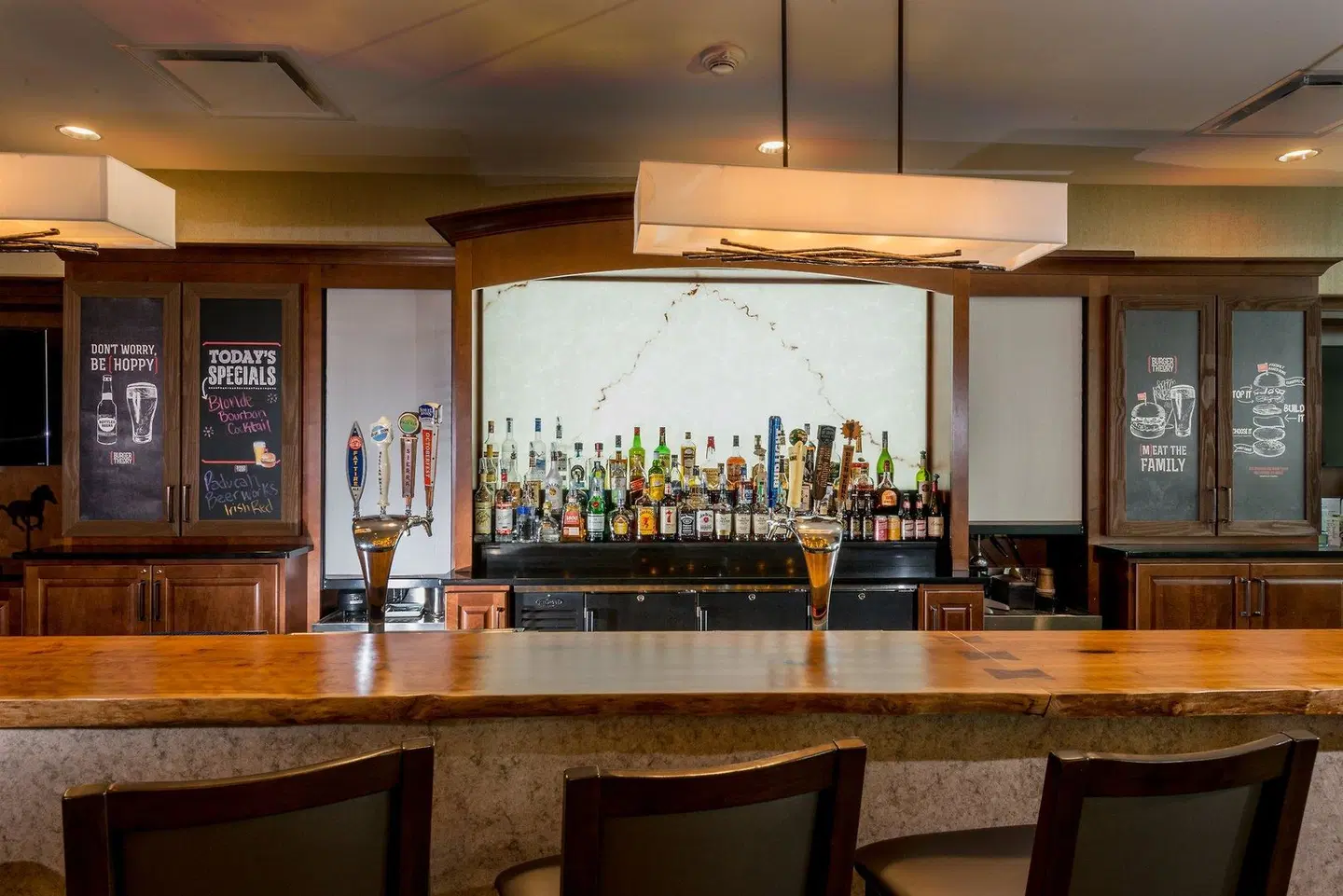 Holiday Inn Paducah Riverfront by IHG Bar