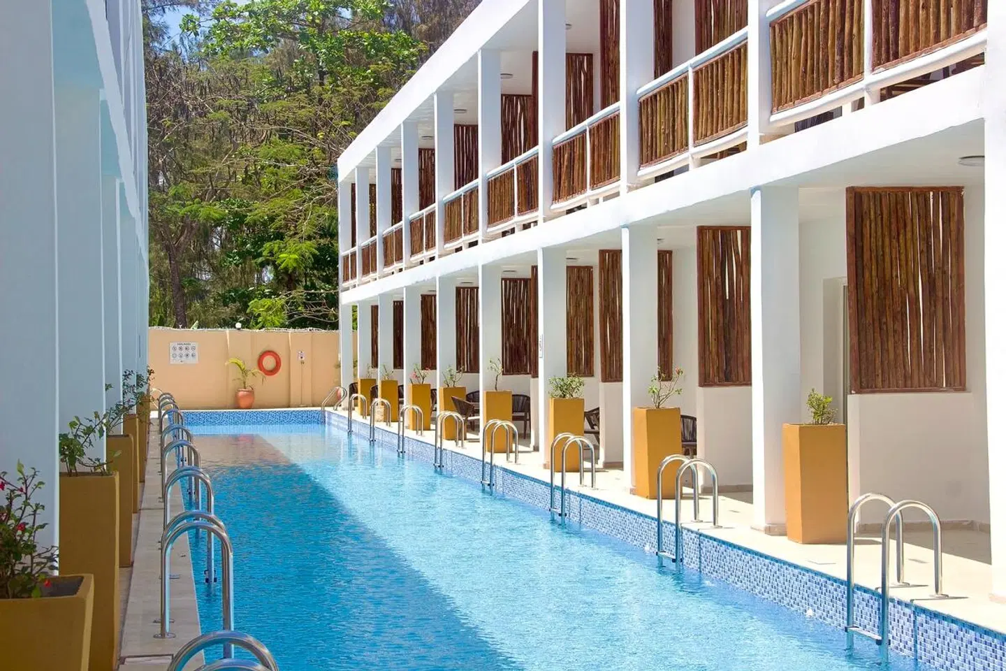 Paradise Beach Resort OUTDOOR_POOL