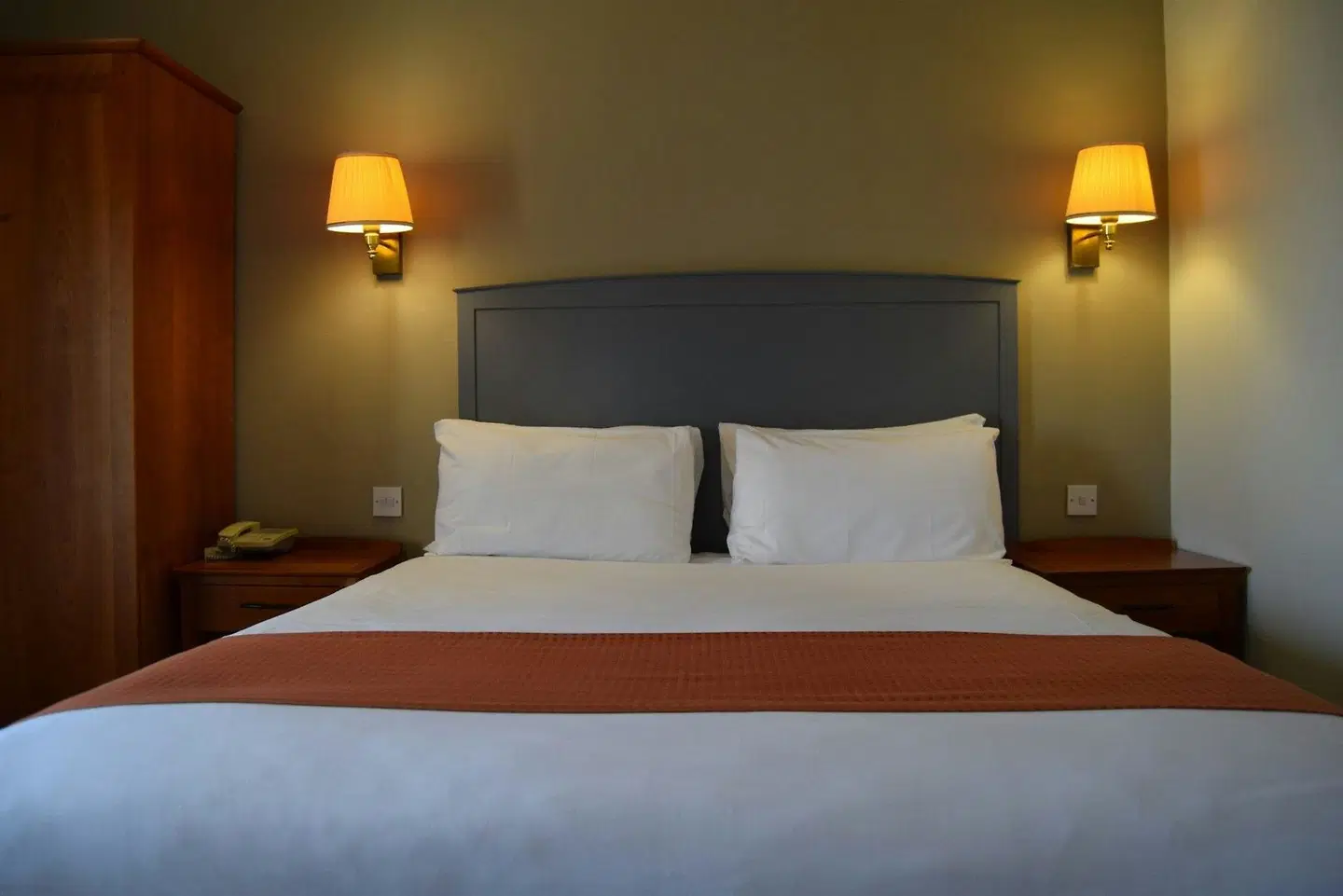 Arnos Manor ROOM_EXAMPLE