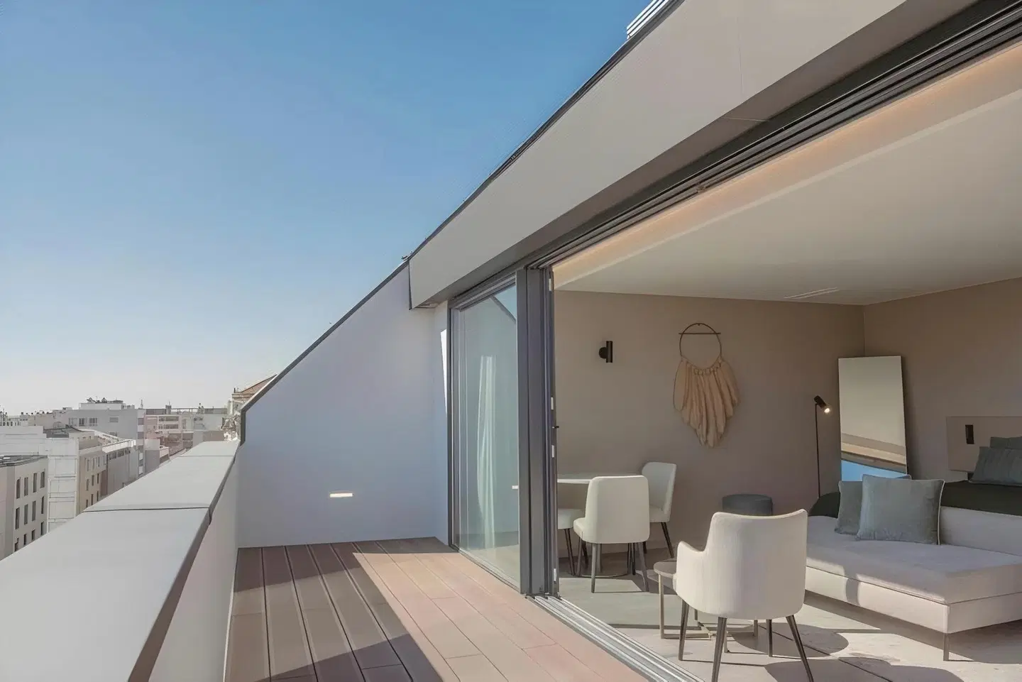 Omid Saldanha Hotel Terrasse