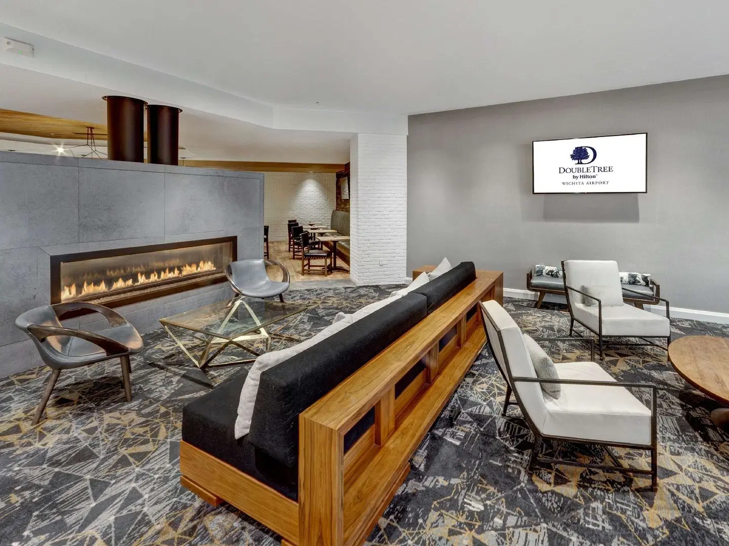 DoubleTree by Hilton Wichita Airport ROOM_EXAMPLE