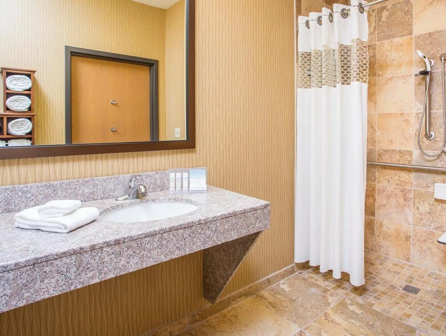 Hampton Inn Wichita East Badezimmer