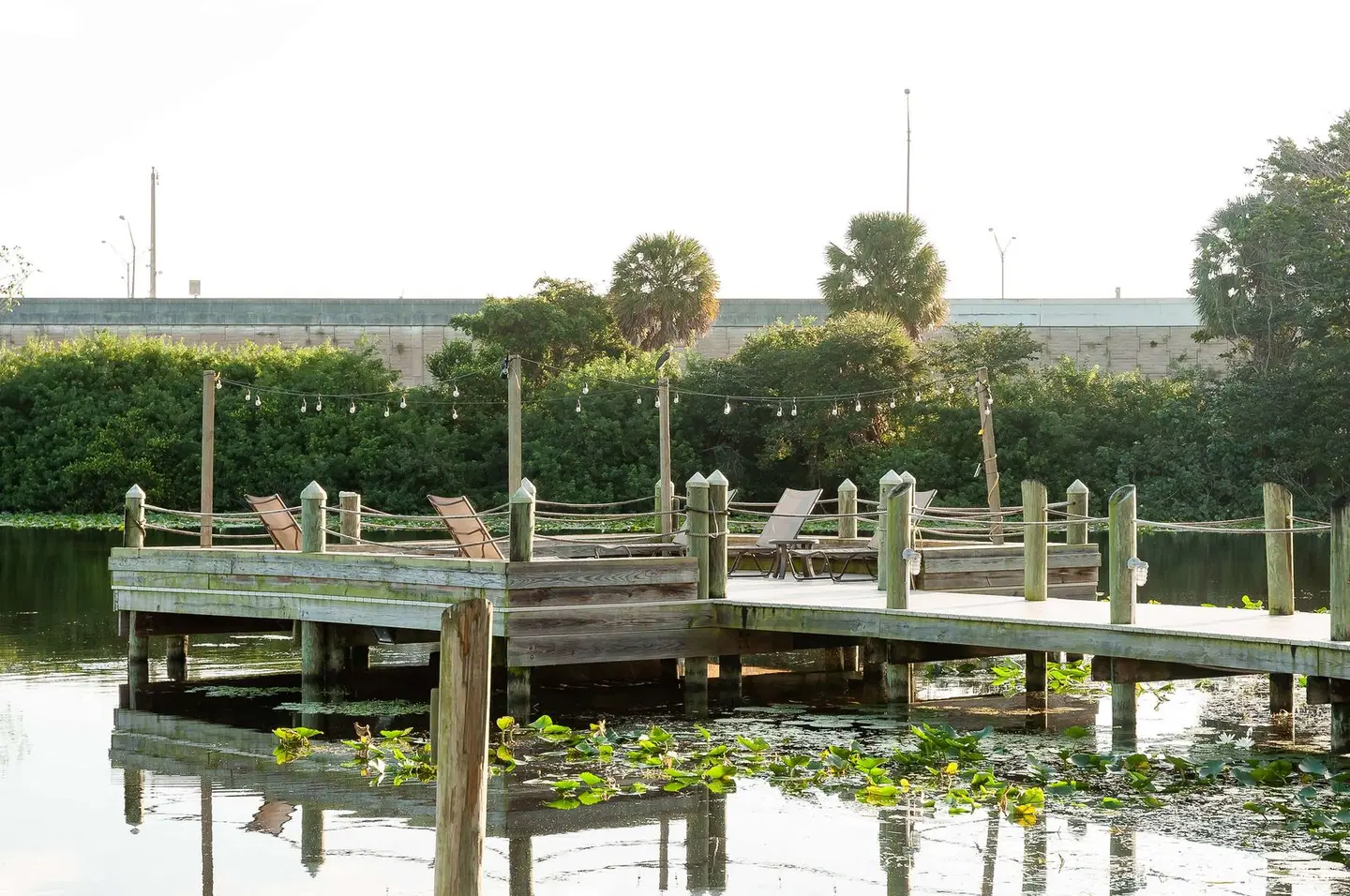 Hilton Palm Beach Airport Terrasse