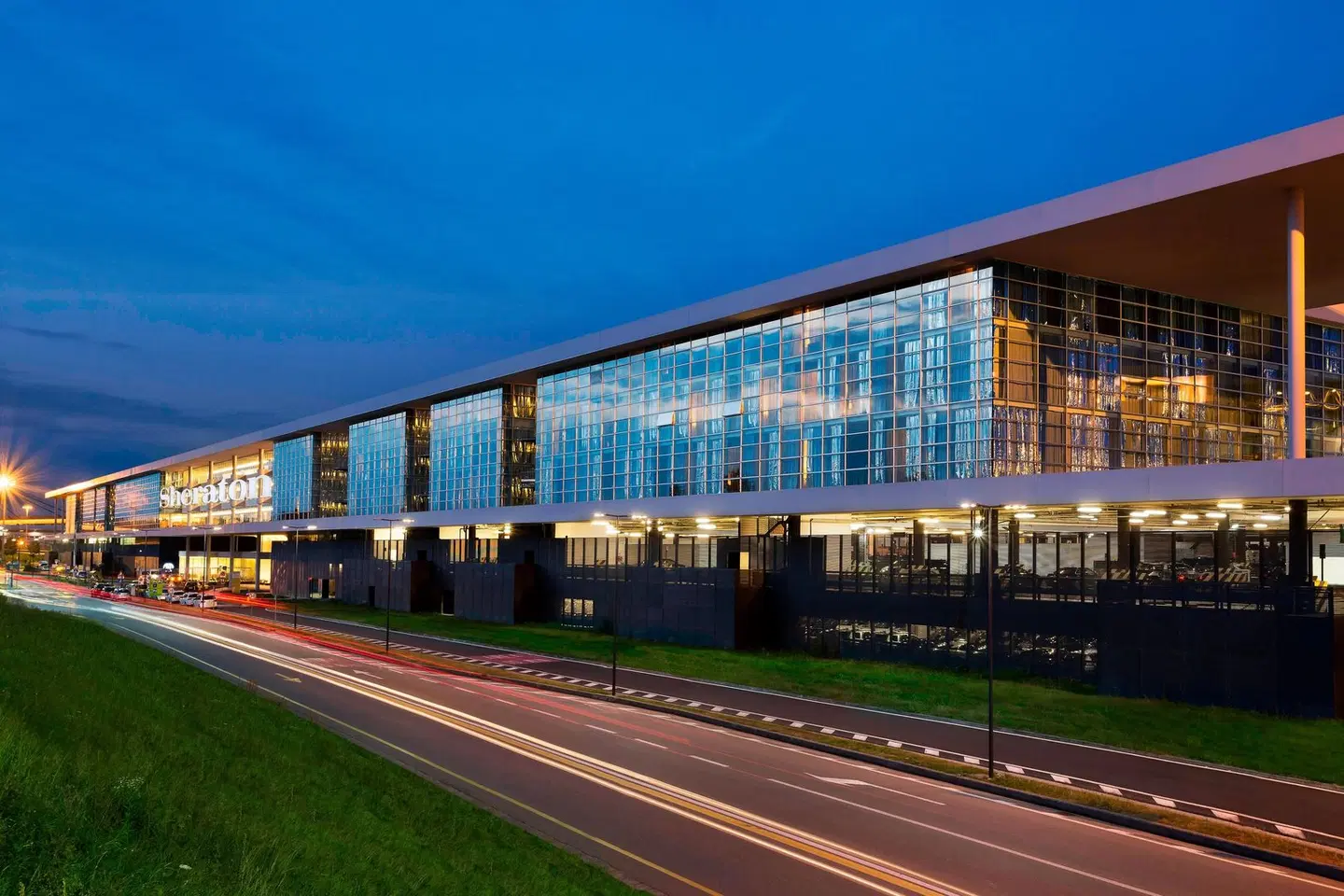 Sheraton Milan Malpensa Airport Hotel & Conference Centre EXTERIOR