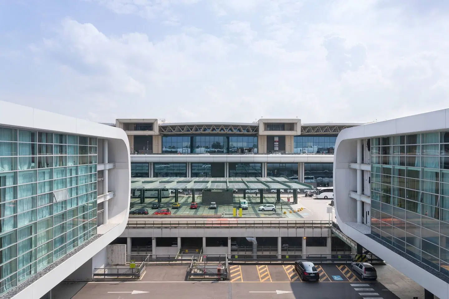 Sheraton Milan Malpensa Airport Hotel & Conference Centre EXTERIOR