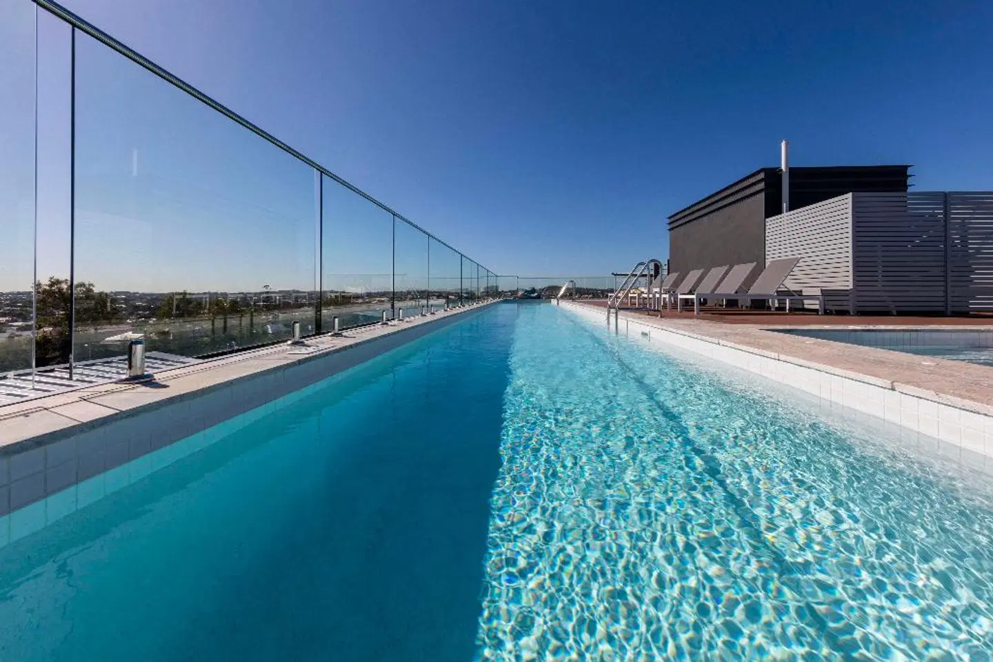 Oaks Woolloongabba OUTDOOR_POOL