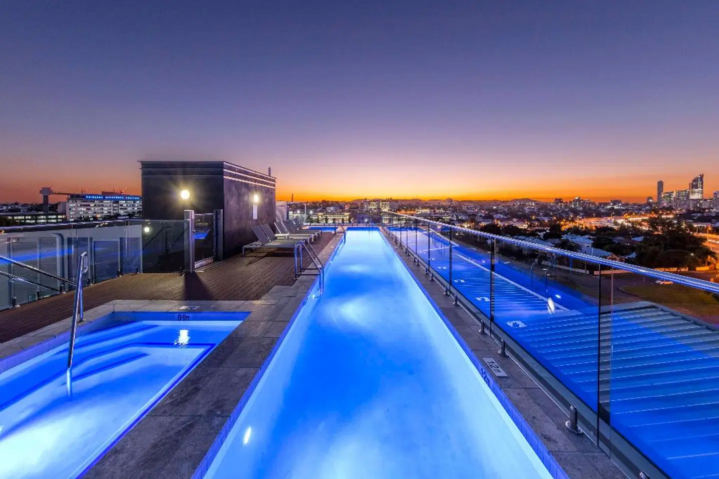 Oaks Woolloongabba OUTDOOR_POOL